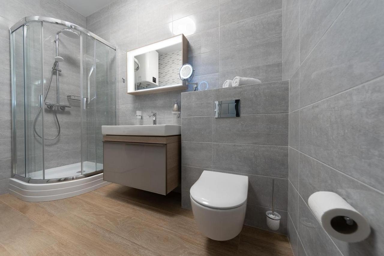 New Modern Apartments. Metro Minskaya Kijev Kültér fotó