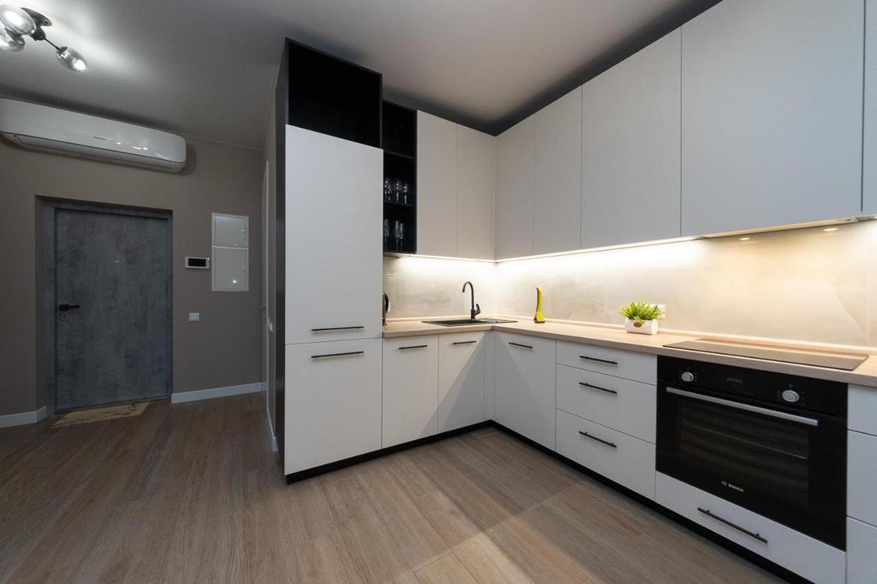 New Modern Apartments. Metro Minskaya Kijev Kültér fotó